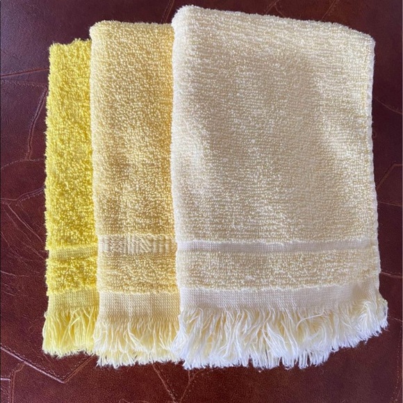Vintage Bath Vintage Mcm Set Of 3 Yellow Small Bathroom Hand Towels
